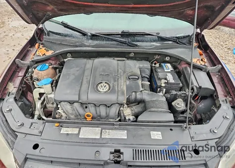 2013 Volkswagen Passat Se z USA, uszkodzony, nr VIN 1VWBP7A39DC008430